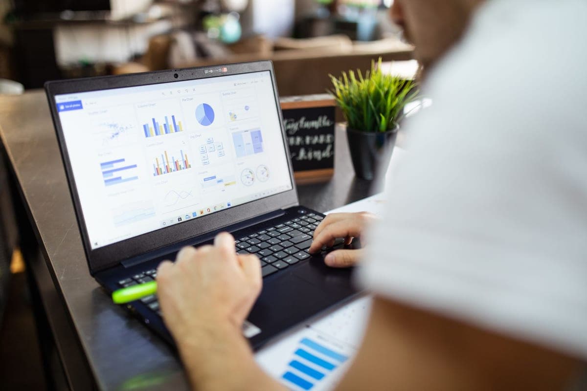 Best AI Data Analysis & BI Tools in 2026 (No SQL or Python Required) – featured image