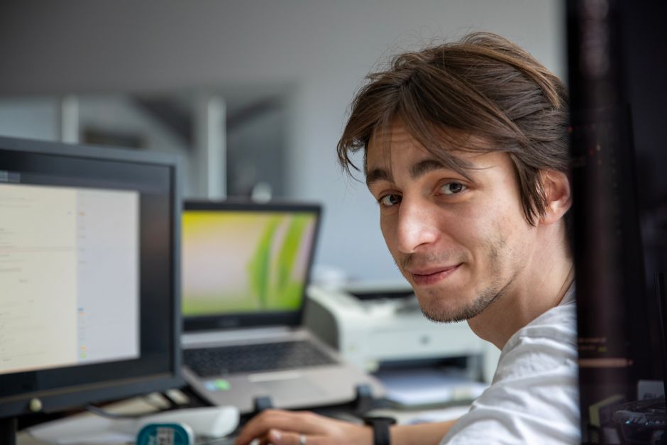 Featured image for Remote Excel Jobs for Beginners: Data Entry to Spreadsheet