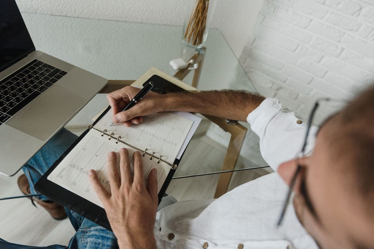 How to Build a Freelance Waitlist & Charge 25–50% Rush Fees in 2026 (Perception of High Demand) – featured image