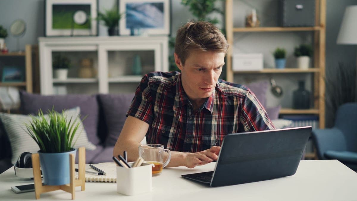 How to Collect Client Testimonials and Case Studies as a Freelancer in 2026 – featured image
