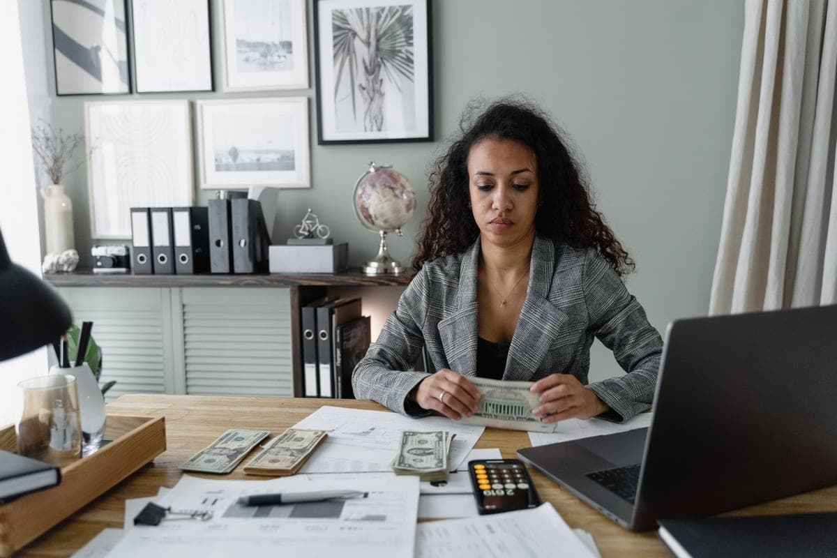 How to Sell Notion Templates for Income in 2026 (From Zero to $5k/Month) – featured image