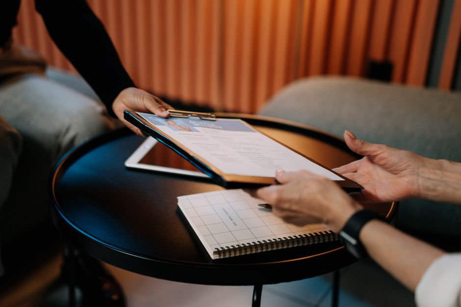 Featured image for 7 Best AI Resume Builders in 2026 (Free & Paid) (2026 Guide)