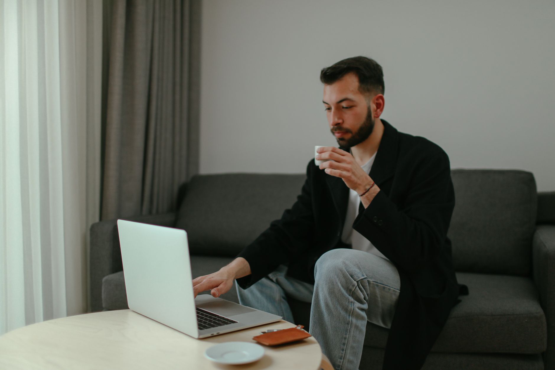 Featured image for Best Niches for Freelance Copywriters in 2026 ($100–$300/Hour High-Ticket Roles)