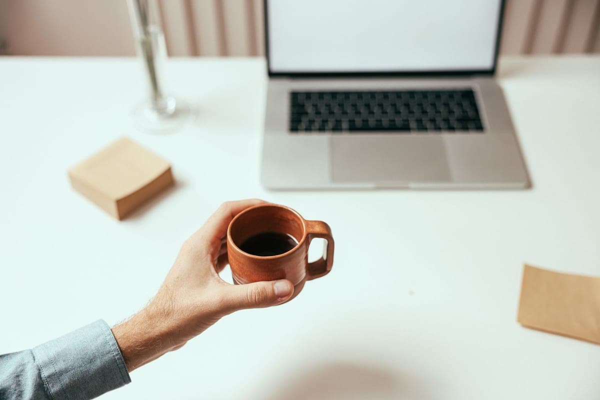 Best Virtual Assistant Agencies Hiring Worldwide in 2026 (Belay, Athena, Boldly & Time Etc) – featured image