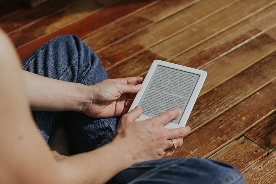 Featured image for How to Sell Ebooks Online for Beginners: The 2026 Guide