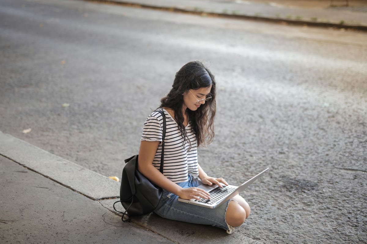 Featured image for How to Transition From a Full-Time Job to Freelancing in 2026 (Without Risking It All)
