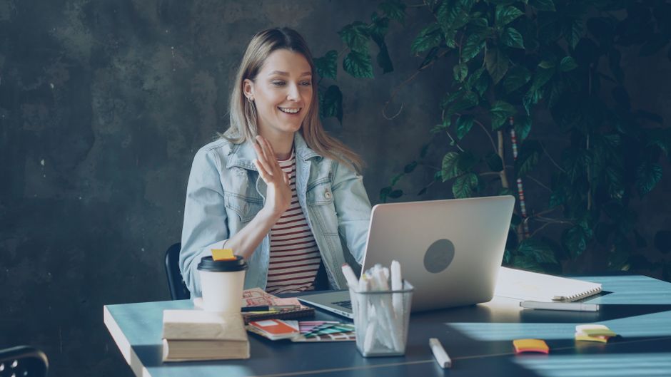 Featured image for How to Upsell Freelance Clients: The 2026 Guide to Earning