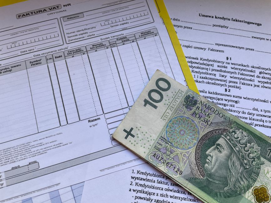 Best Contracts and Invoicing Apps for Freelancers in 2026 (Bonsai vs HoneyBook vs Wave) โ featured image
