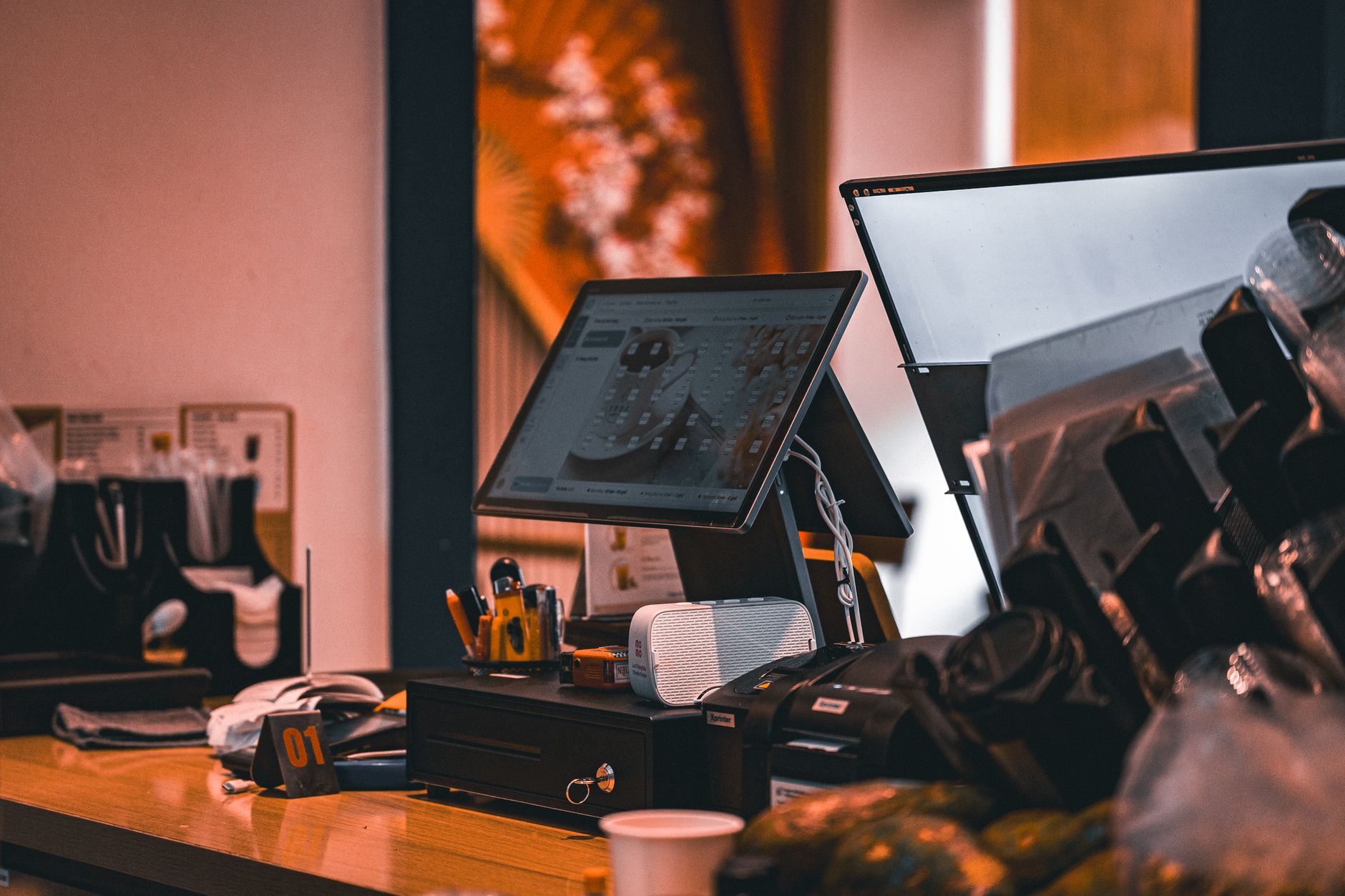 Best Free CRM Software for Solo Freelancers in 2026: HubSpot vs Notion vs Folk – featured image