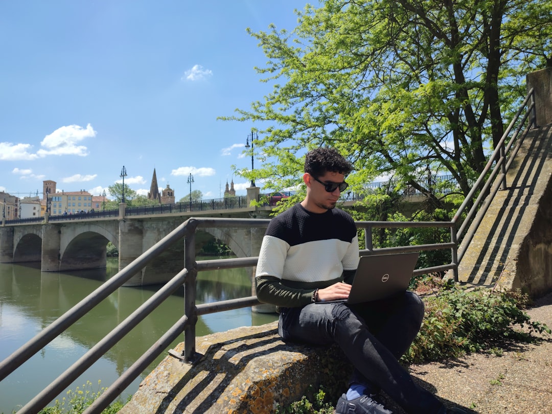 Best Remote Jobs for Beginners With No Experience (2026 Guide)