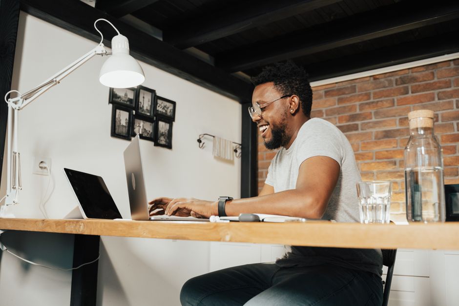 Comparison of quick answer features, rates, and platform options