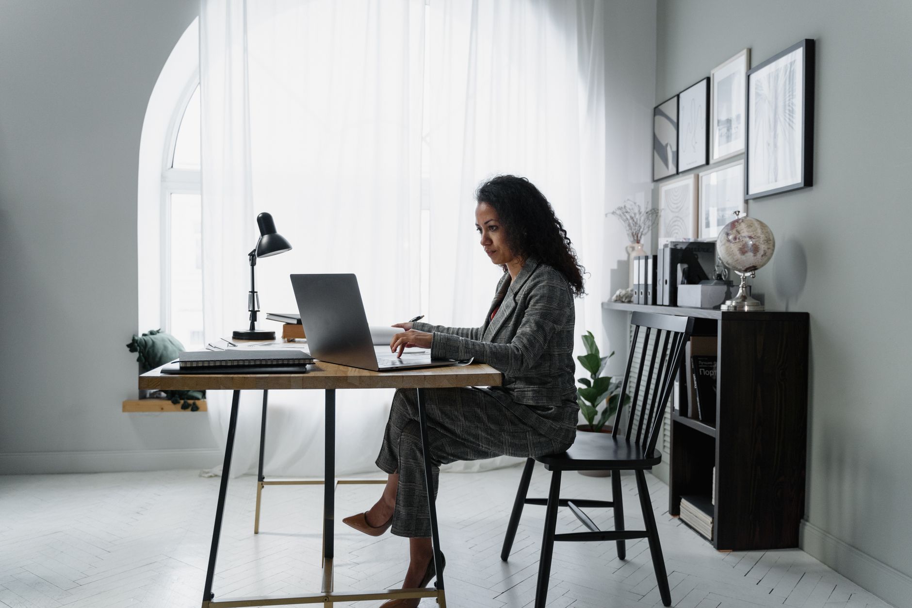 Deel vs Remote.com: Which Global Contractor Platform Is Better for Workers in 2026? β featured image