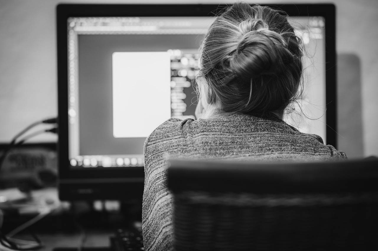 Featured image for Freelancer.com Review: Volume, Contests and the Scam