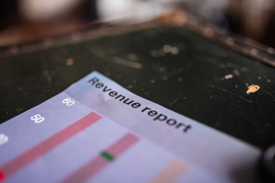 Comparison of company overview features, rates, and platform options
