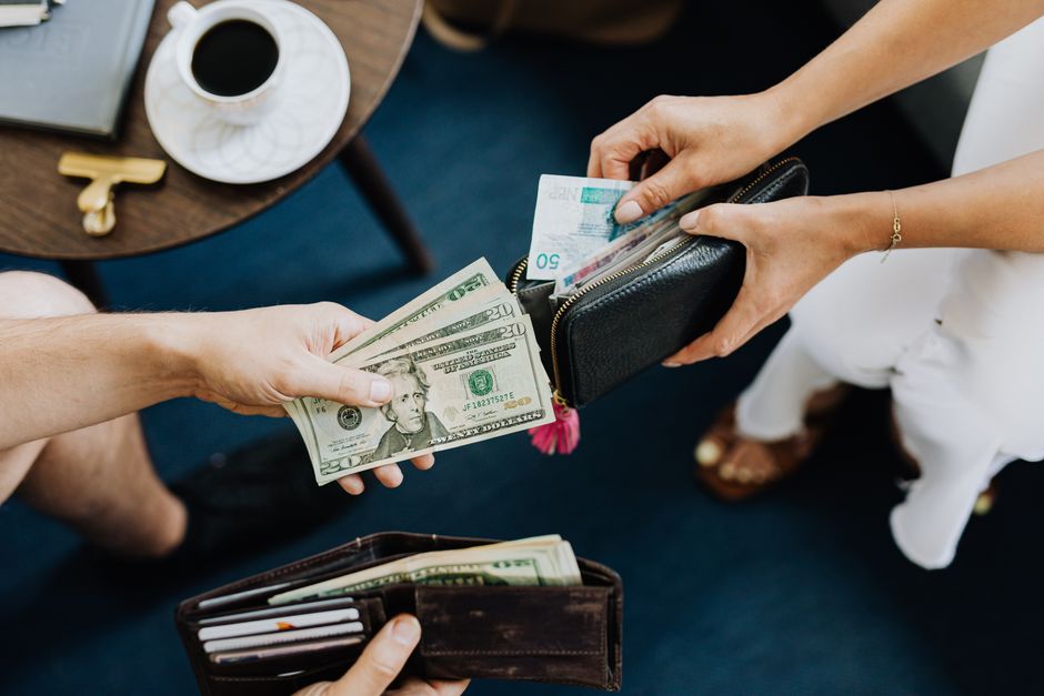 How to Get High-Paying Freelance Clients on Reddit in 2026 (Subreddits & Outreach Guide) โ featured image