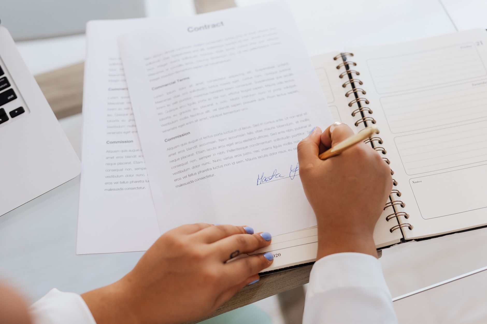How to Negotiate Higher Freelance Rates with Existing Clients in 2026 โ featured image