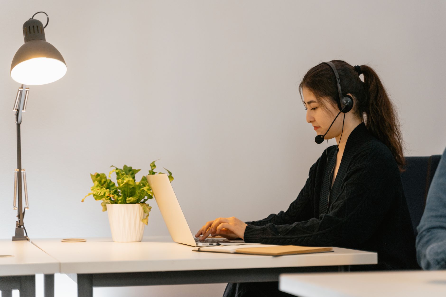 Best Remote Live Chat Support Jobs in 2026 (No Phone Calls Required) – featured image