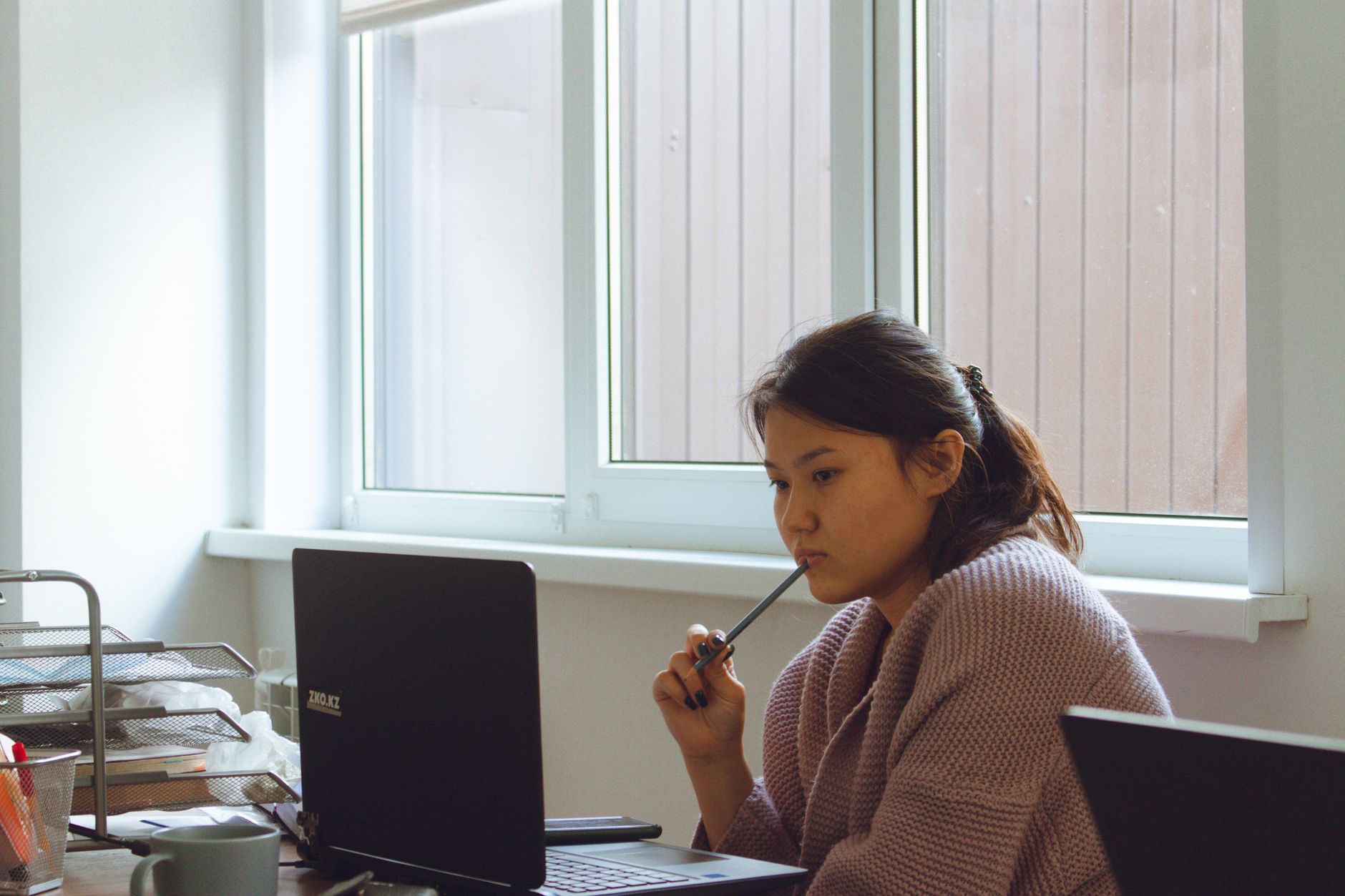 Featured image for Upwork vs Fiverr for Beginners (2026 Decision Guide)