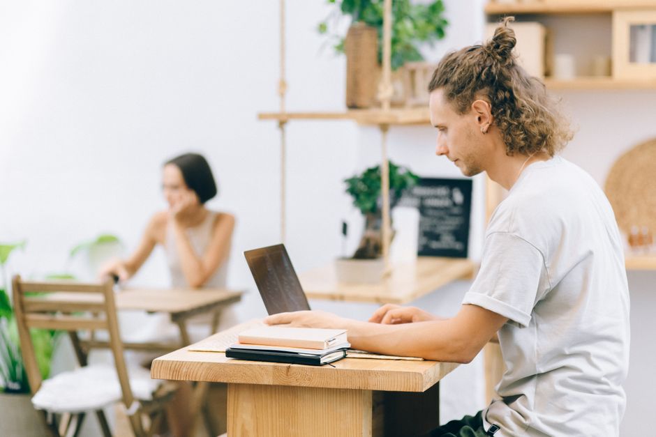 Wix vs Squarespace: The Ultimate 2026 Comparison for Remote Workers